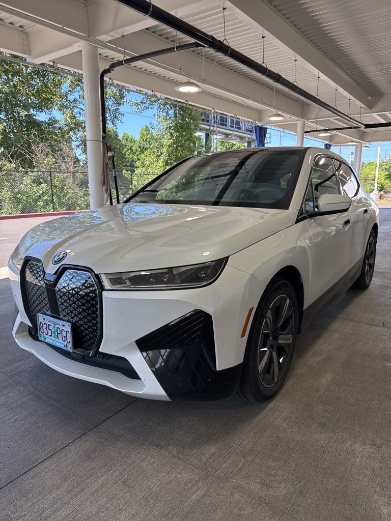2024 BMW iX xDrive50's photo
