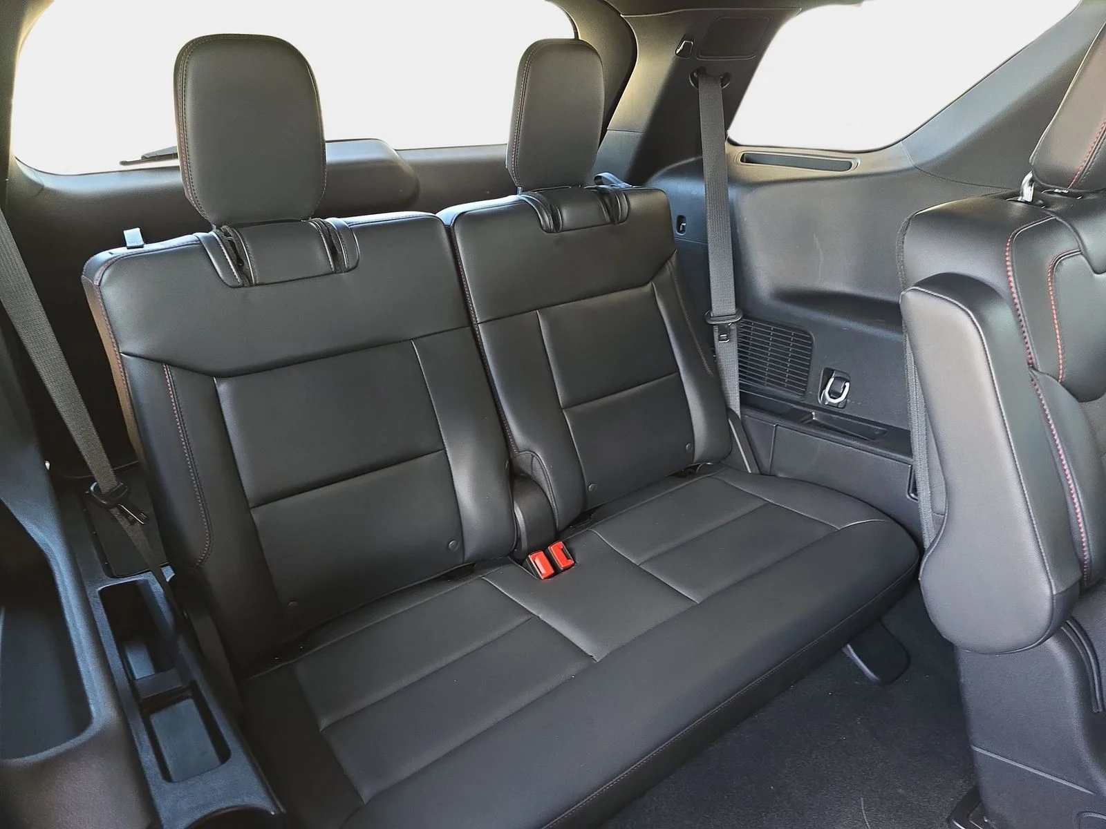 Used 2025 Black Metallic Ford ST-Line image 16