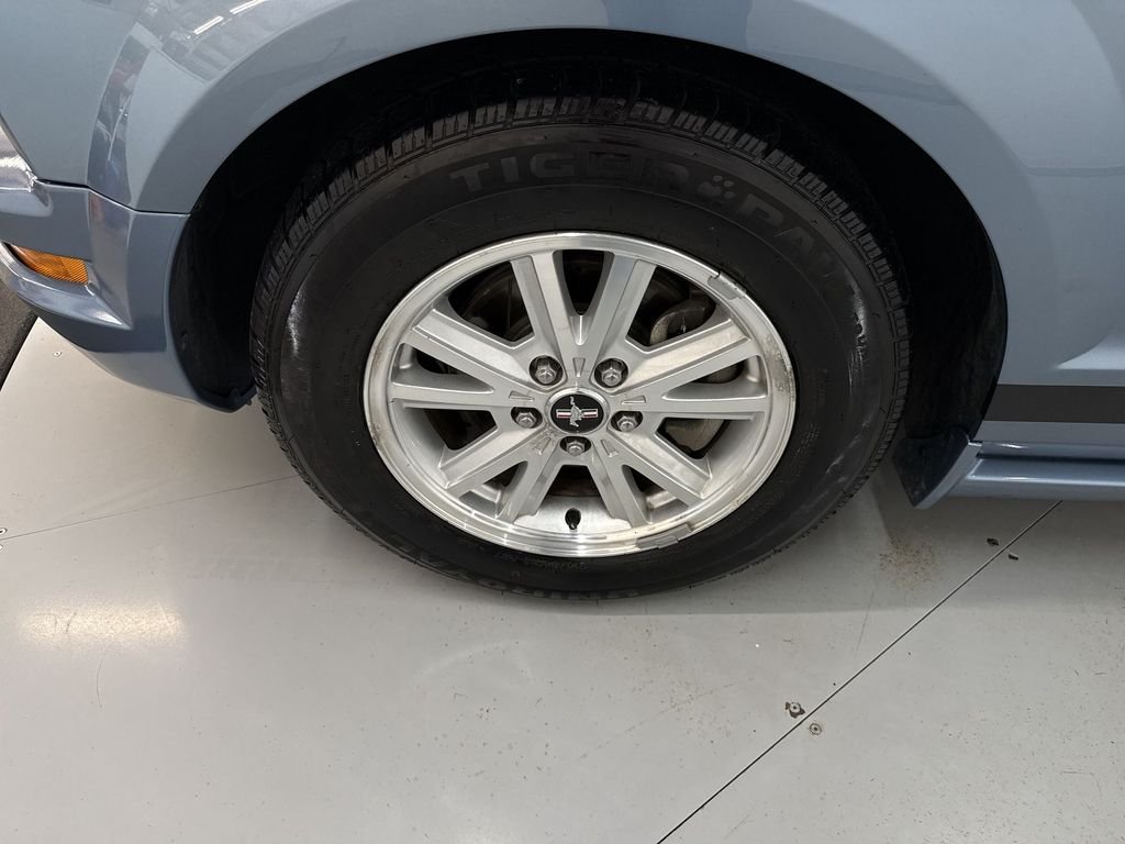 Used 2007 Blue Ford V6 Deluxe image 29