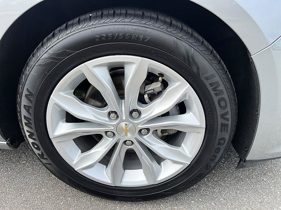Used 2025 Sterling Gray Metallic Chevrolet LT image 12