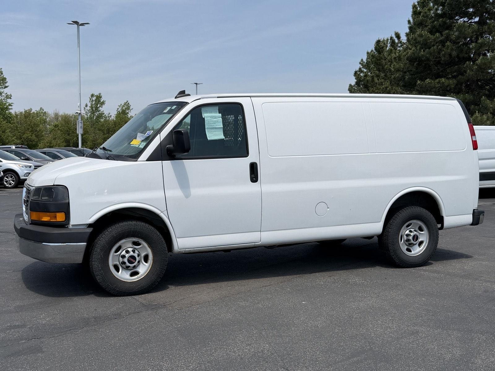 Used 2020 Summit White GMC 2500 image 4