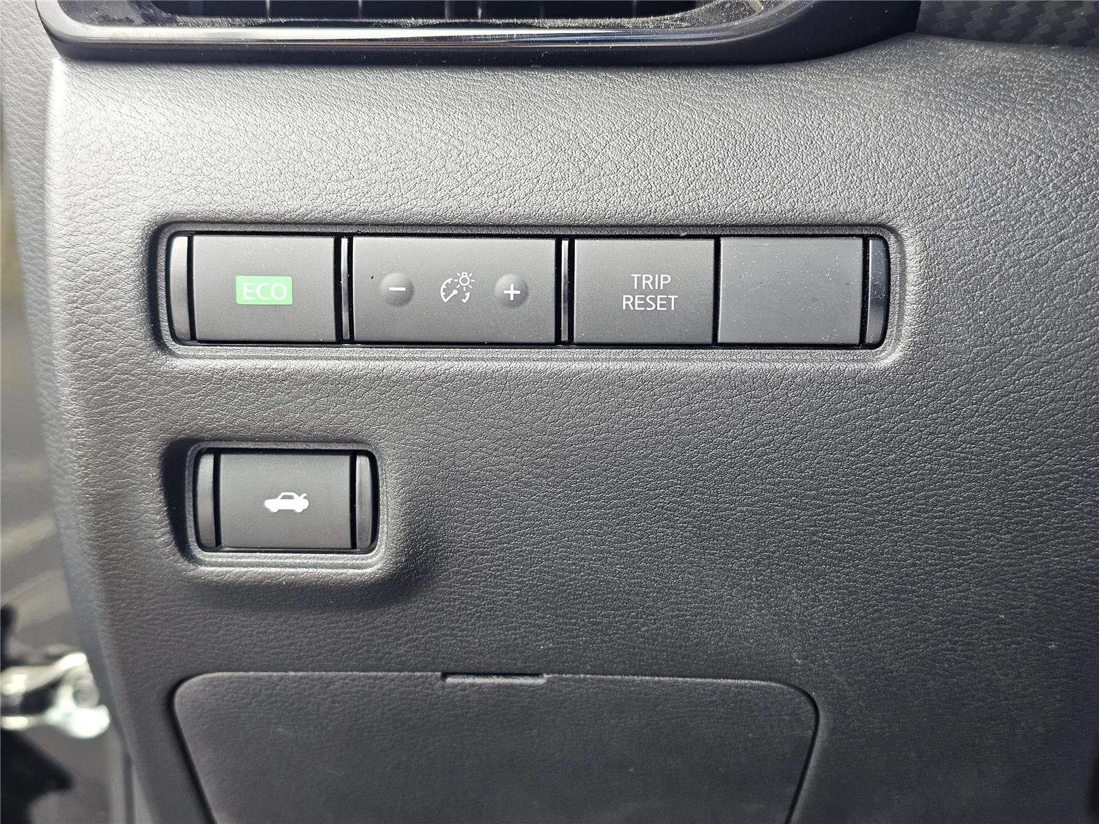 Used 2024 Super Black Nissan SV image 18