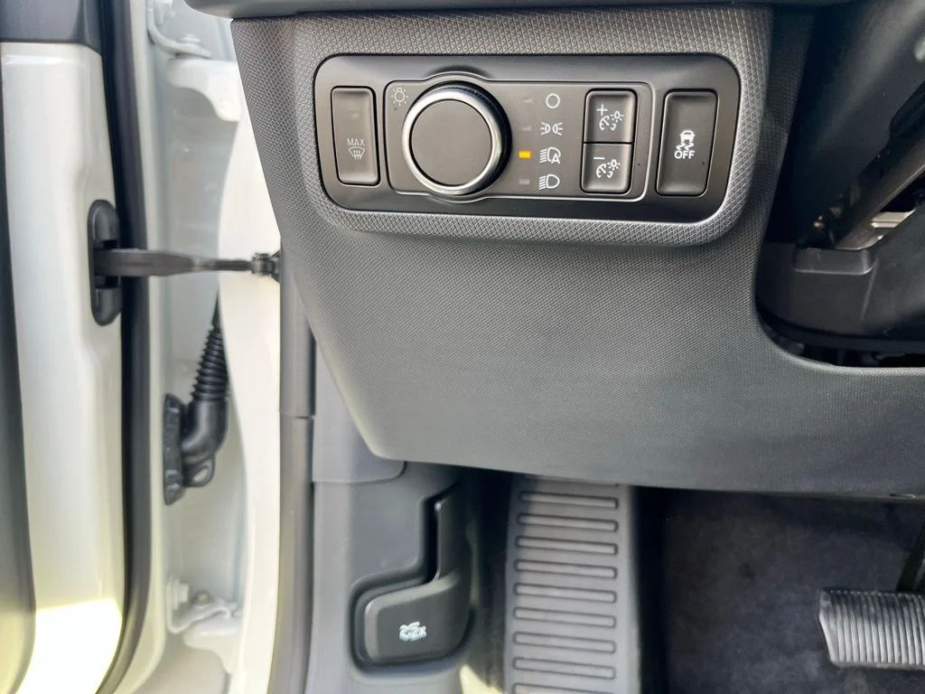 New 2026 White Ford Premium image 18