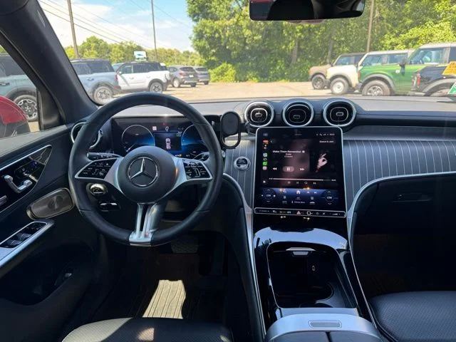 Used 2024  Mercedes-Benz GLC 300 image 19