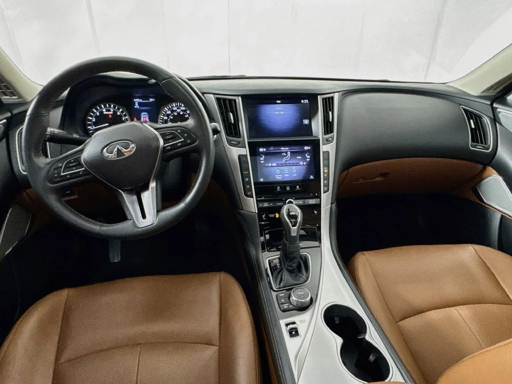 Certified Used 2023 Gray INFINITI LUXE image 29