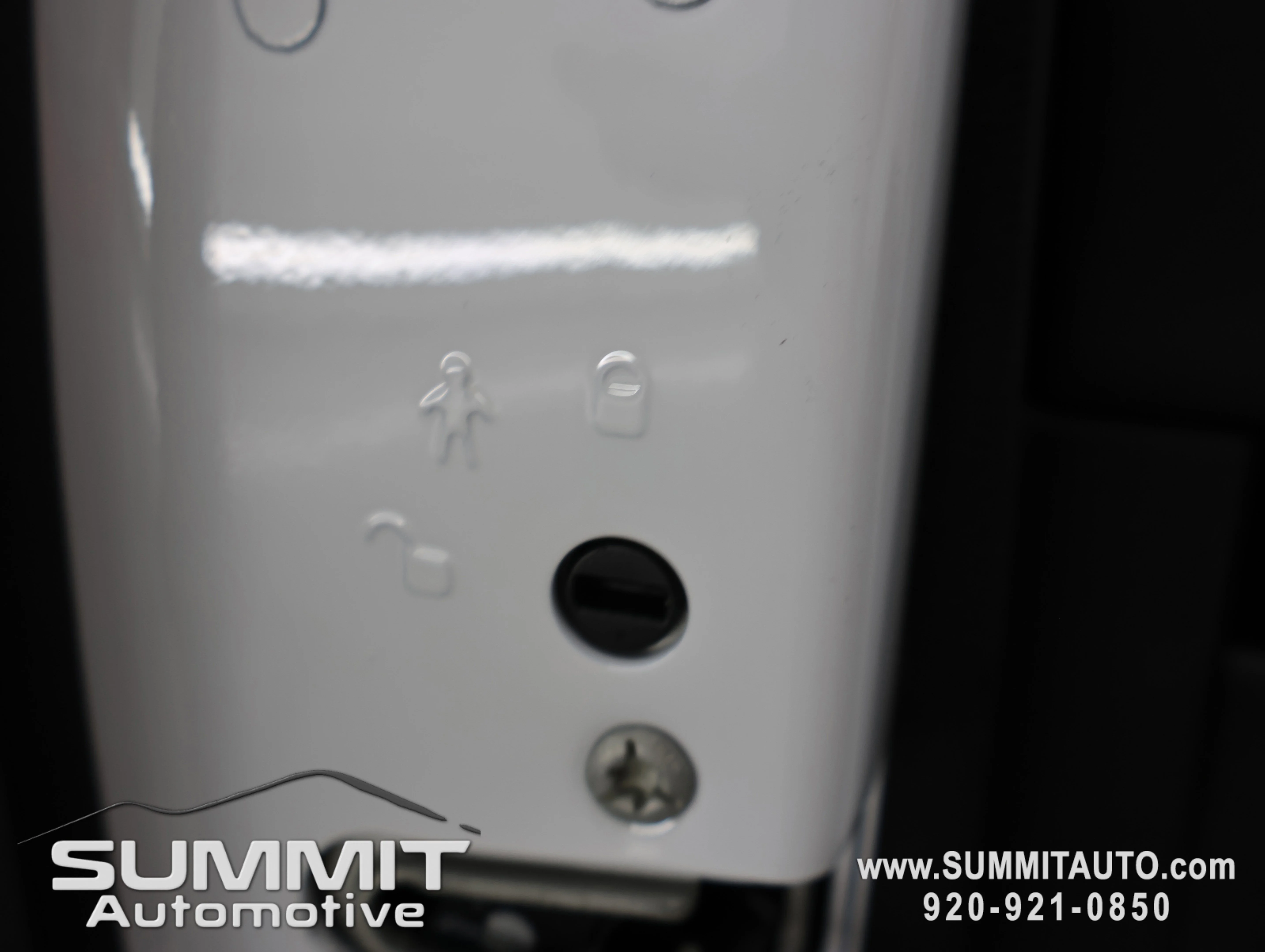 New 2026 Bright White Clear-Coat Exterior Paint Jeep Summit Obsidian image 47