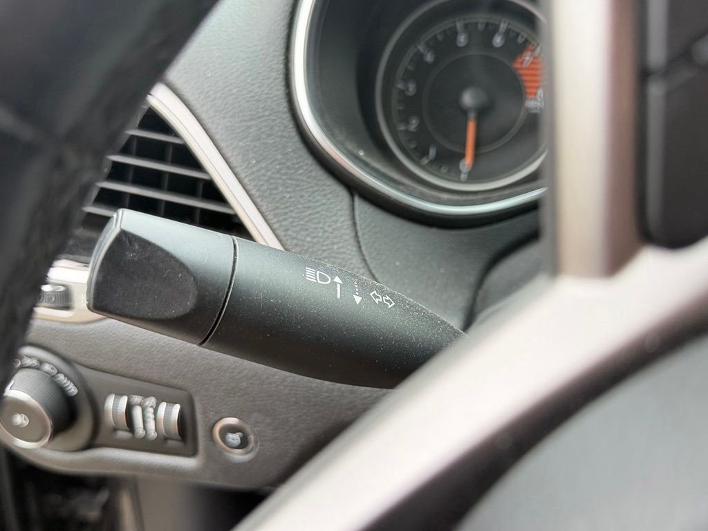 Used 2019 Gray Jeep Limited image 30