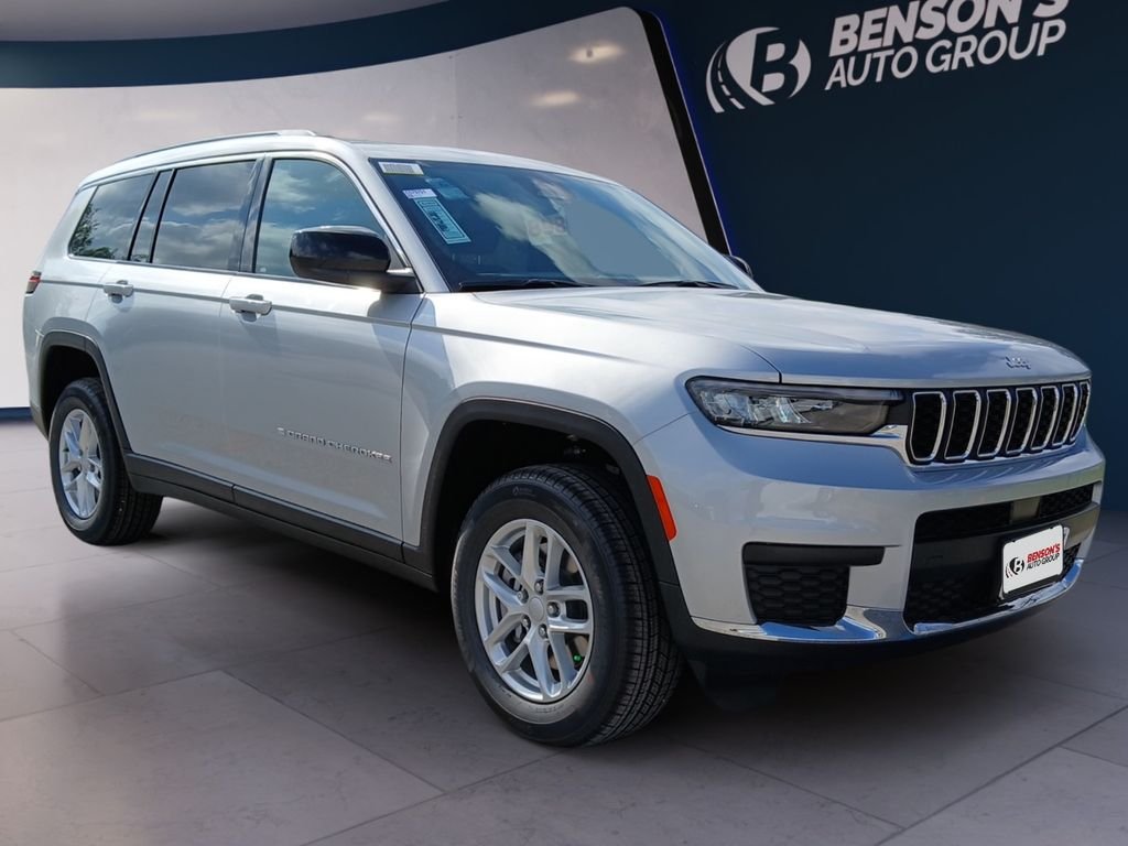 New 2026 Silver Zynith Exterior Paint Jeep Laredo image 2