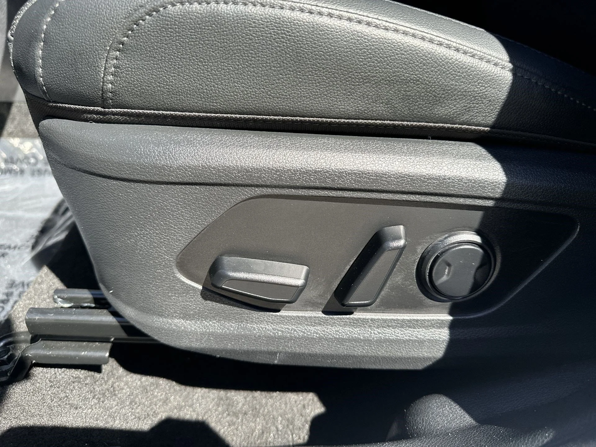 New 2026 Glacial White Pearl Kia  image 16