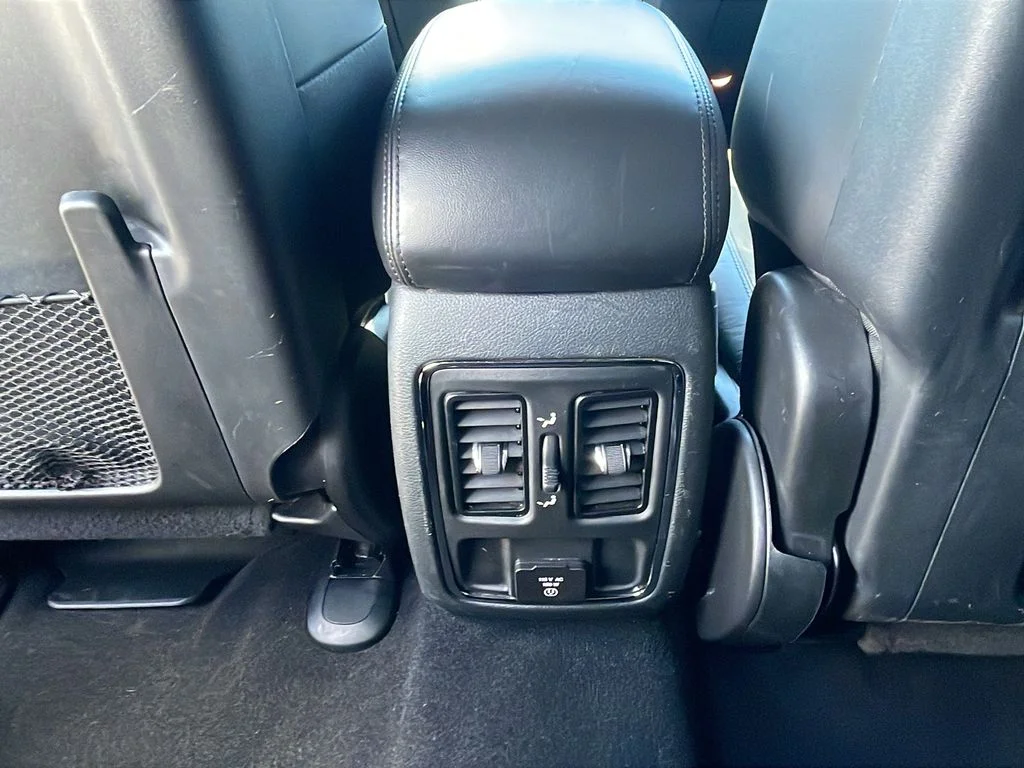 Used 2020 White Jeep Altitude image 18