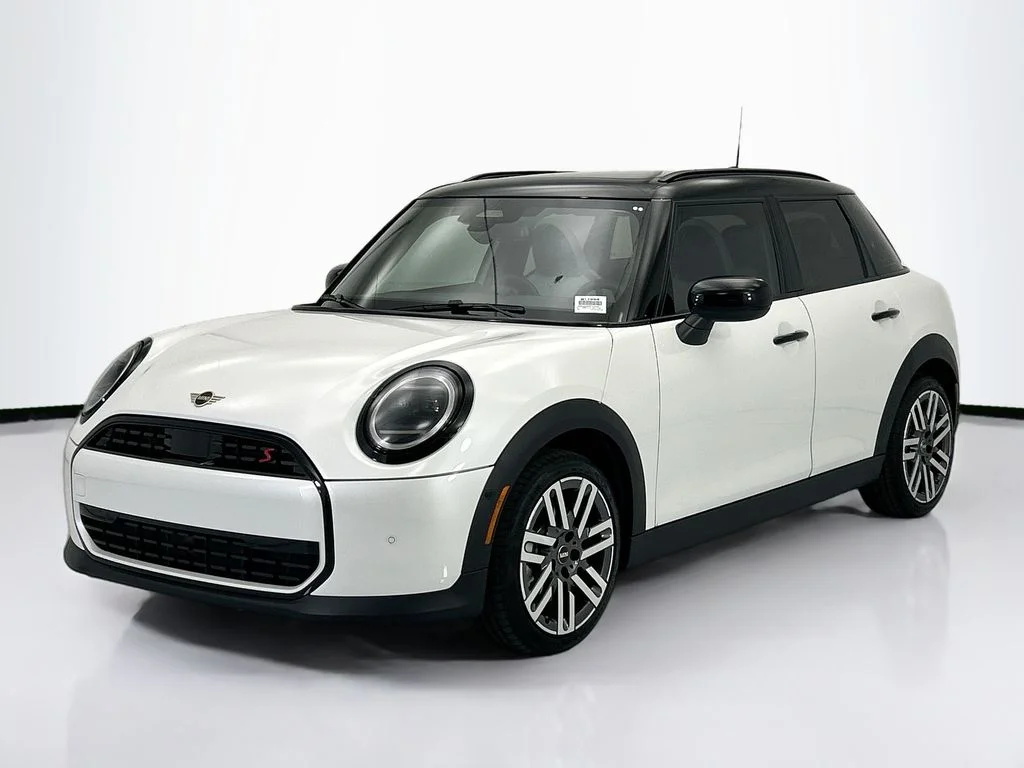 2026 MINI Hardtop Cooper S Signature's photo