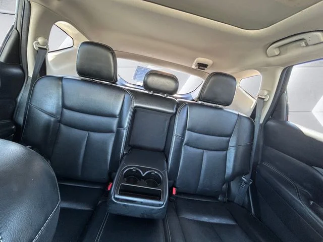 Used 2018 White Nissan Platinum image 18