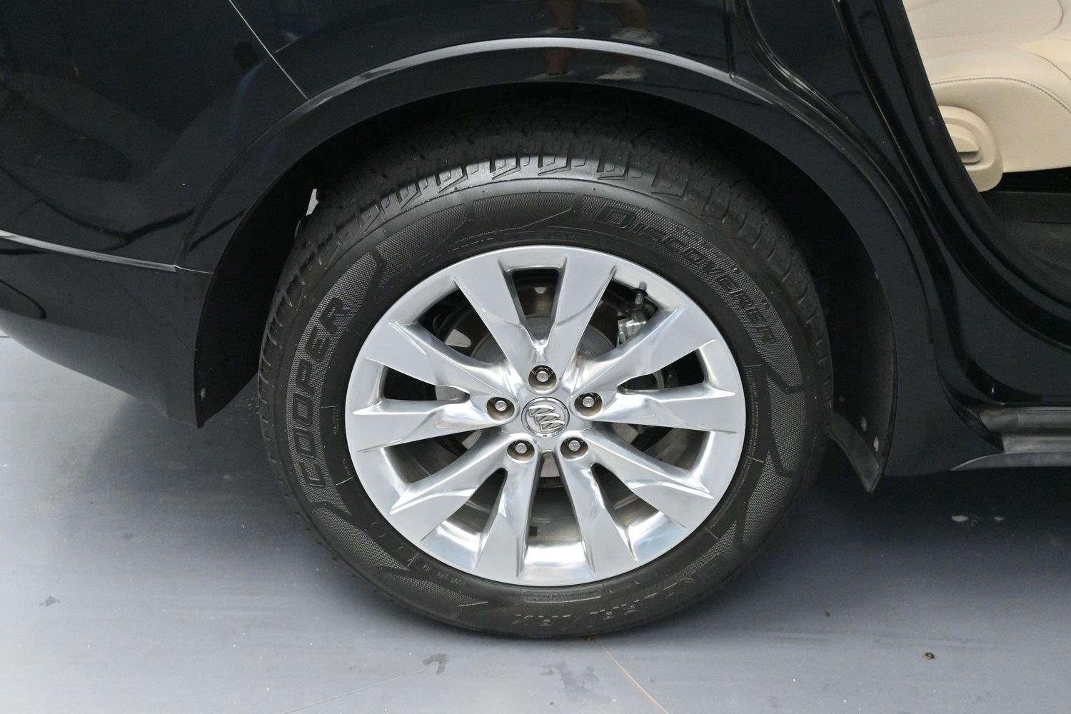Used 2017 EBONY TWILIGHT METALLIC Buick Essence image 33