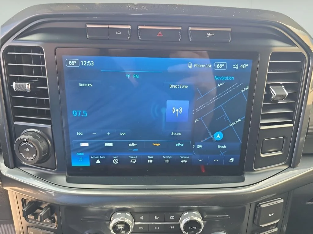 Used 2022 White Ford  image 25