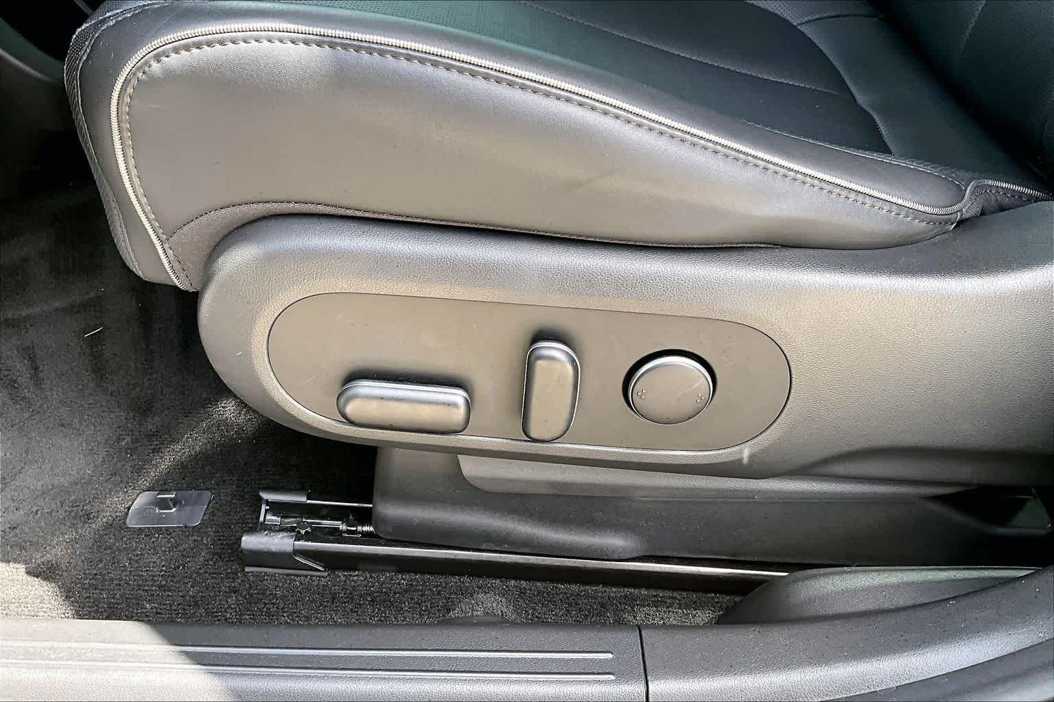 Used 2023 Cyber Gray Hyundai SEL image 31