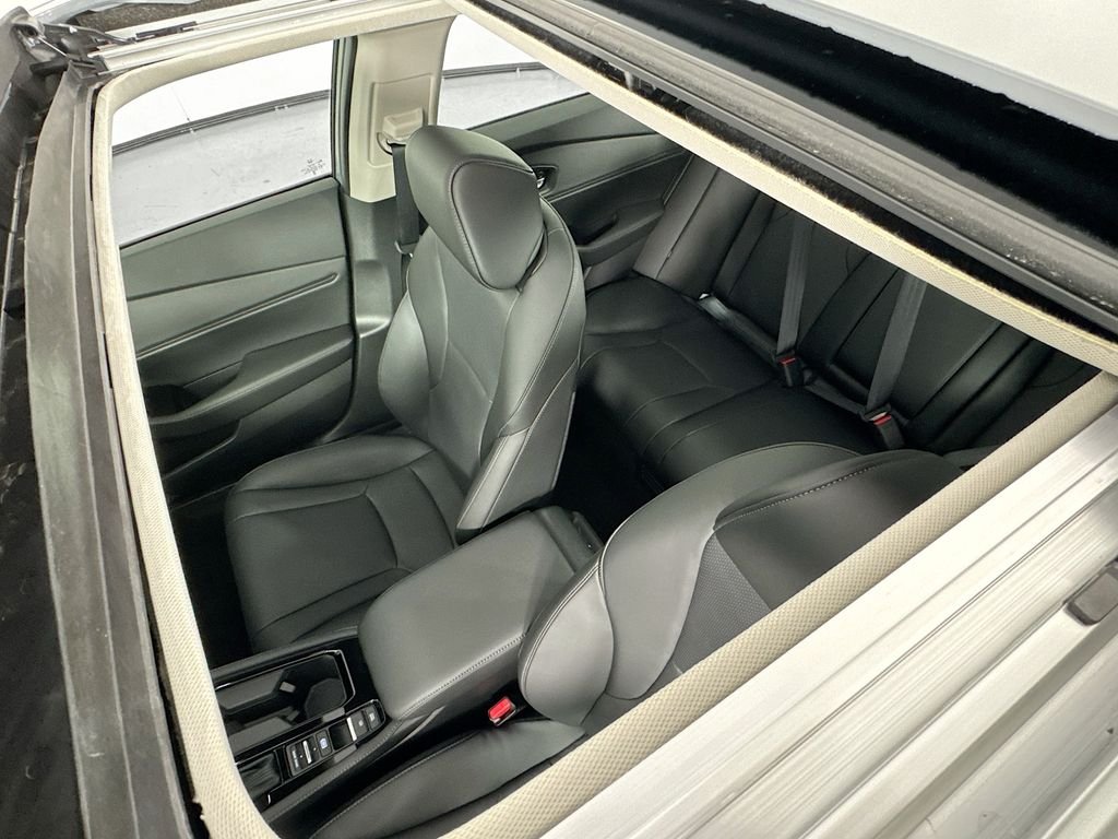 New 2026 Urban Gray Pearl Honda Touring image 32