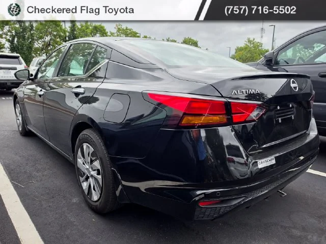 Used 2024 Super Black Clearcoat Nissan 2.5 S image 4