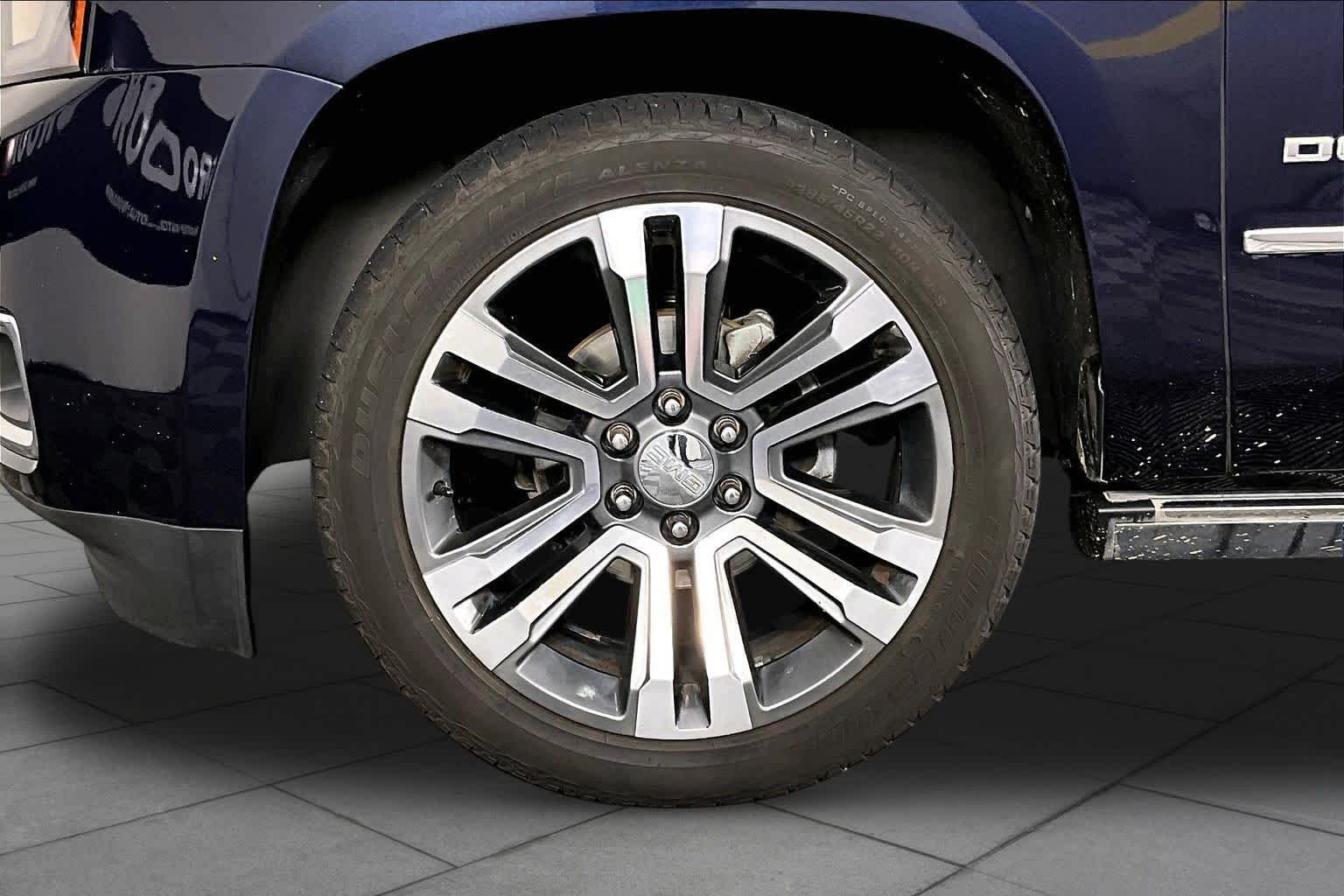 Used 2017 Dark Sapphire Blue Metallic GMC Denali image 10