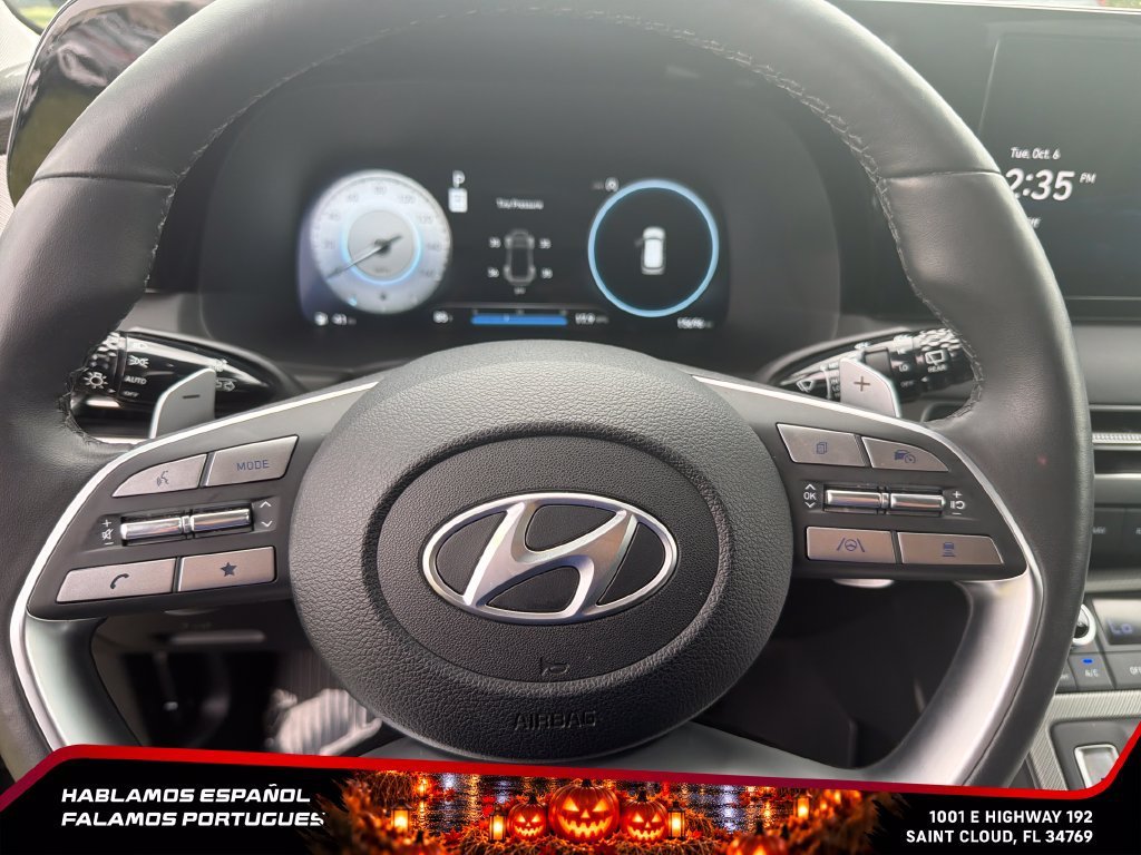Used 2025 Gray Hyundai SEL Premium image 18