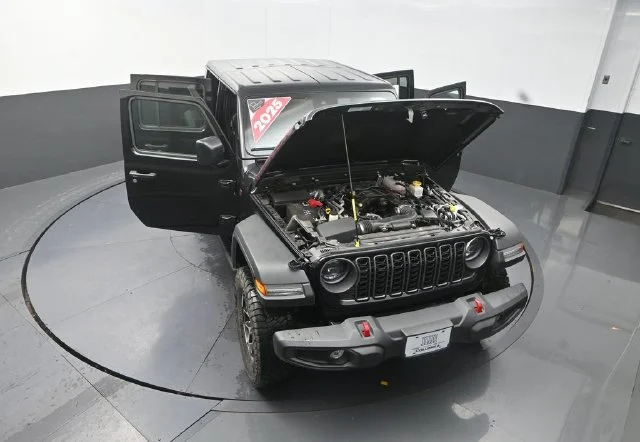 Used 2025 Black Jeep Rubicon image 30