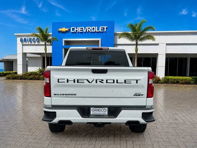 New 2026 Summit White Chevrolet RST image 4