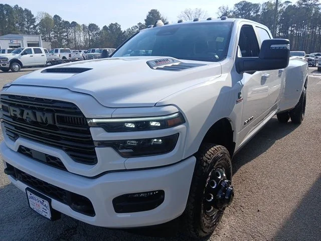 New 2026 Bright White Clear-Coat Exterior Paint RAM Laramie image 14