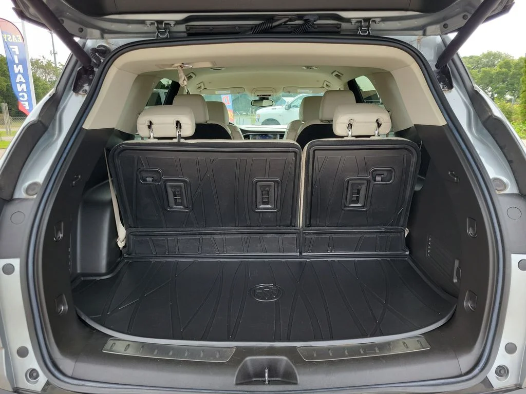 Used 2023 Gray Buick Essence image 6