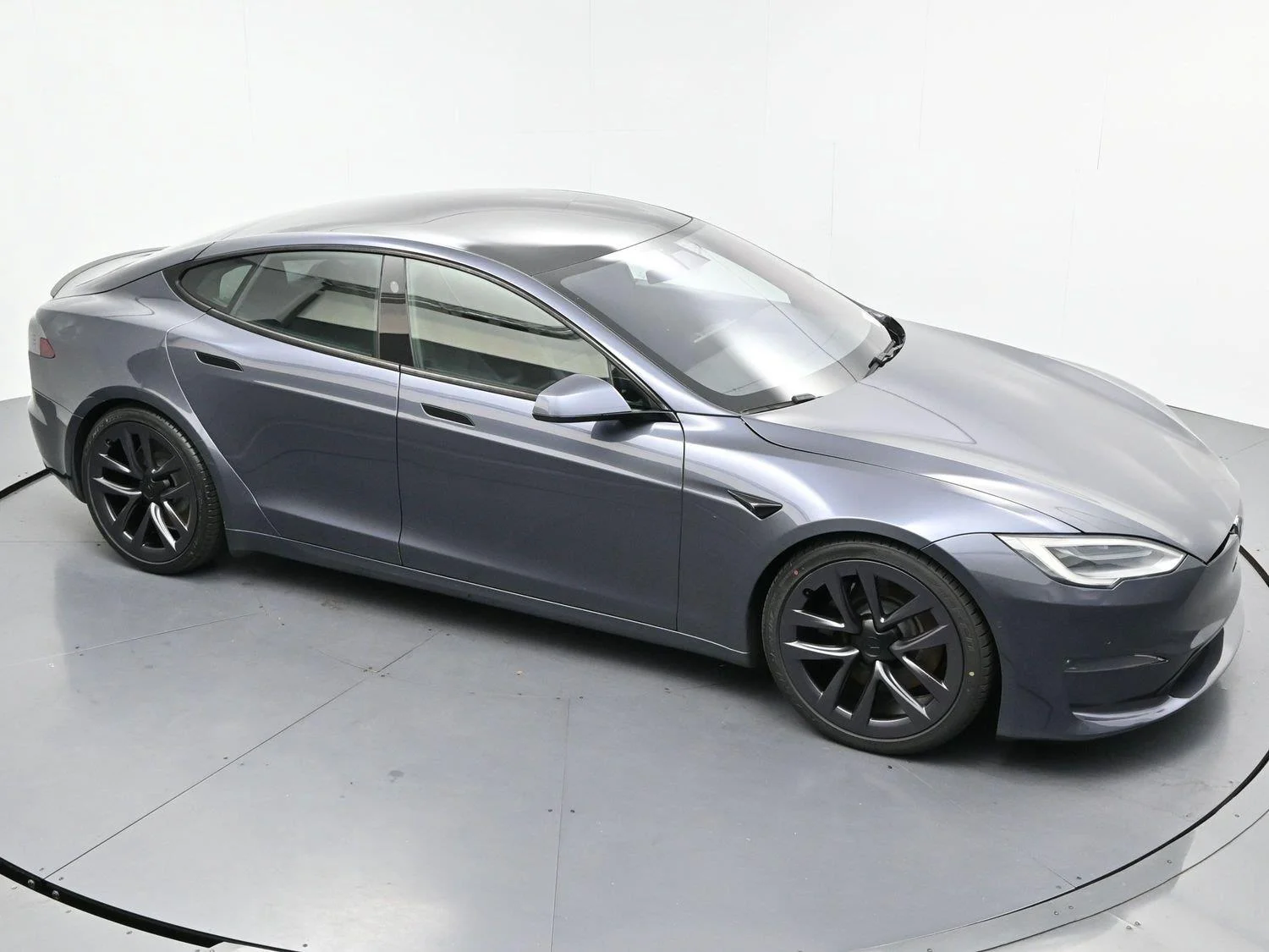 Used 2021 Midnight Silver Metallic Tesla Plaid image 34