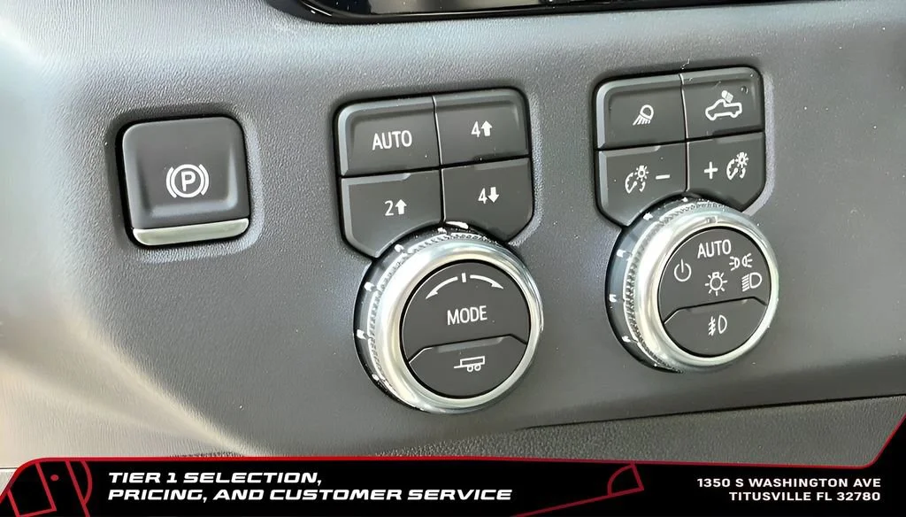 New 2026 Glacier White Tricoat GMC SLT image 33