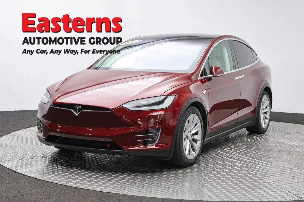 Used 2016 Red Tesla P90D image 1