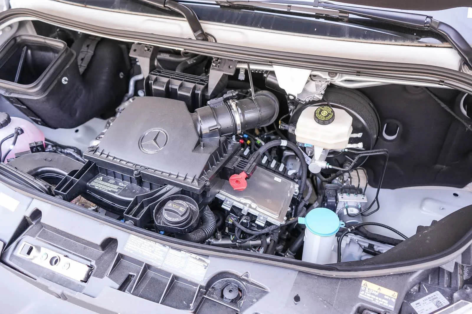 New 2026 Arctic+White Mercedes-Benz Crew 144WB High Roof RWD 2.0L I4 Diesel Turbo SO image 31