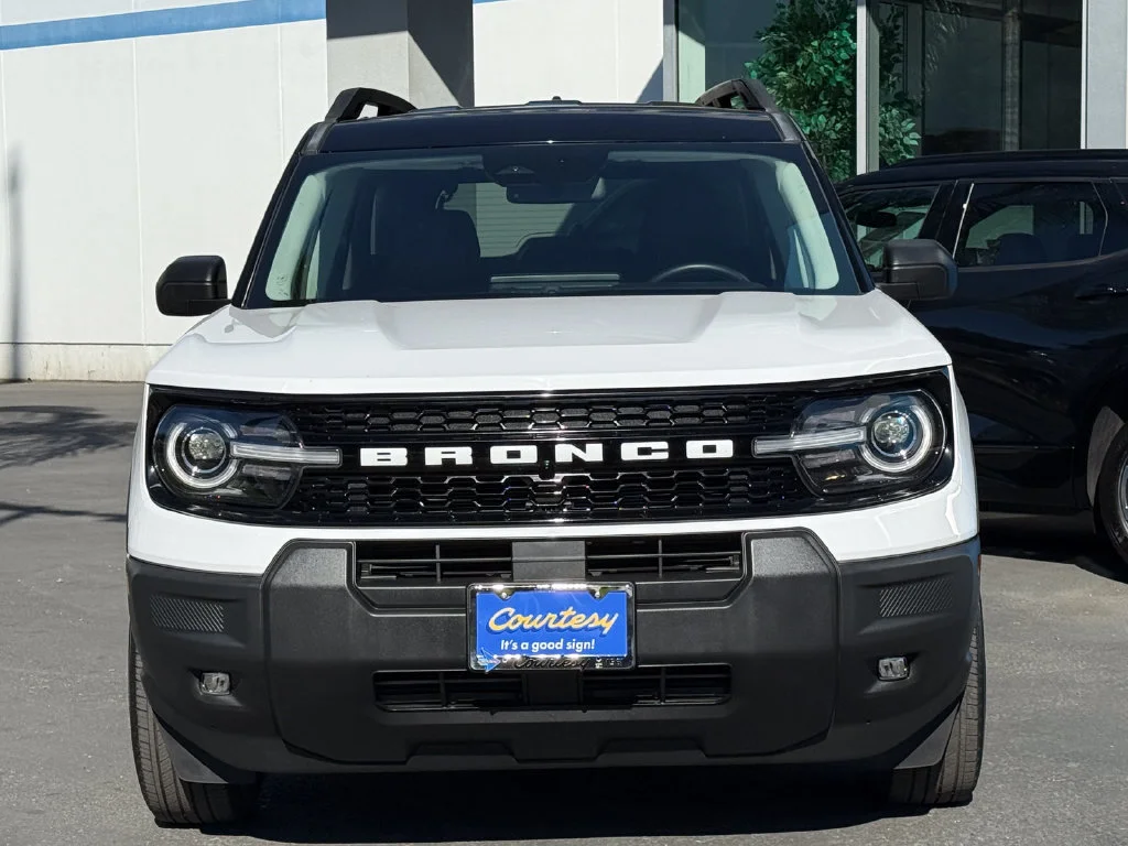 Used 2025  Ford Outer Banks image 4