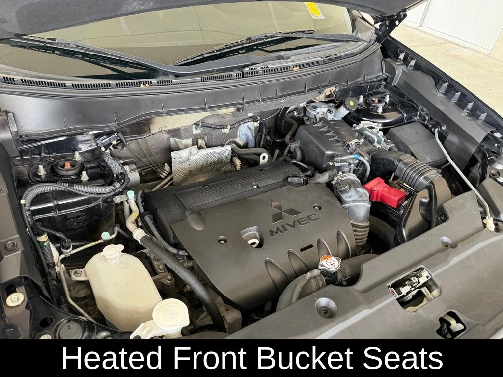 Used 2019 Black Mitsubishi 2.0 SE image 10