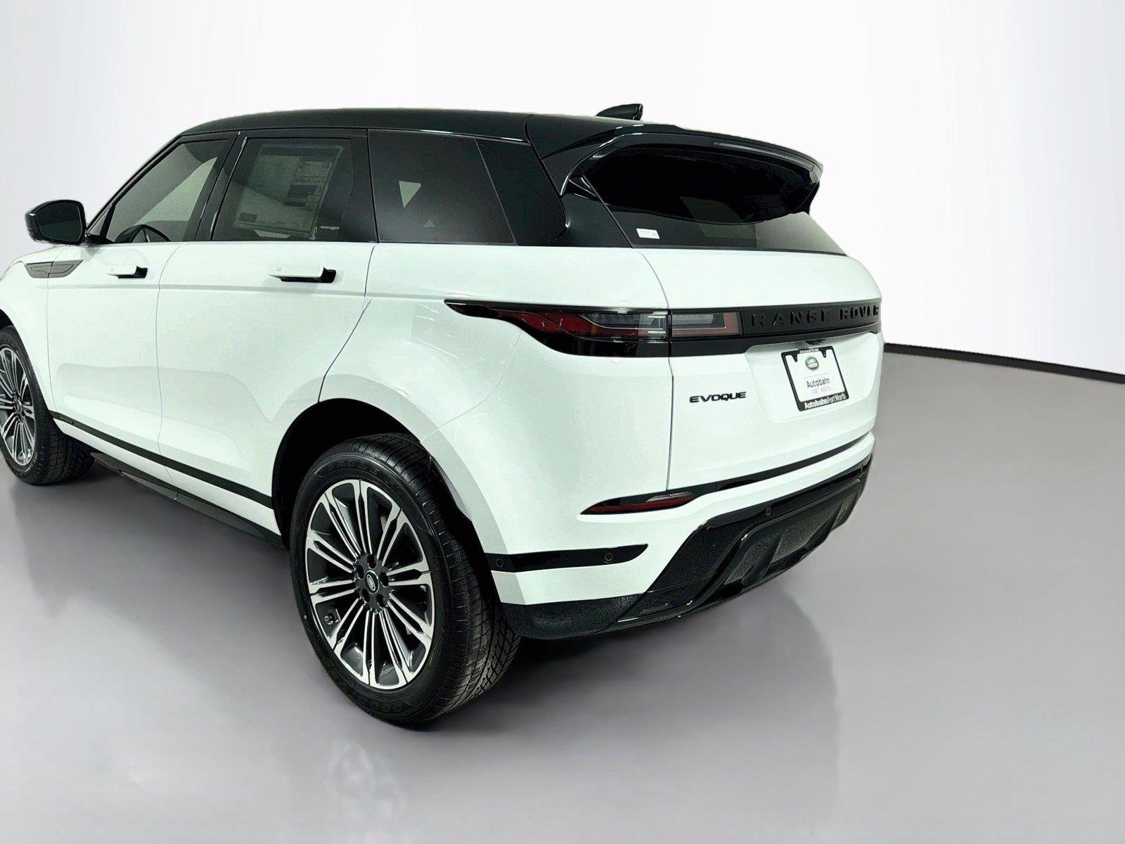 New 2026 Fuji White Land Rover Hoxton Edition image 7