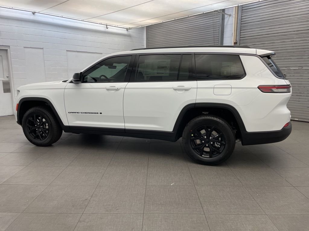 New 2026 Bright White Clearcoat Jeep Altitude image 5