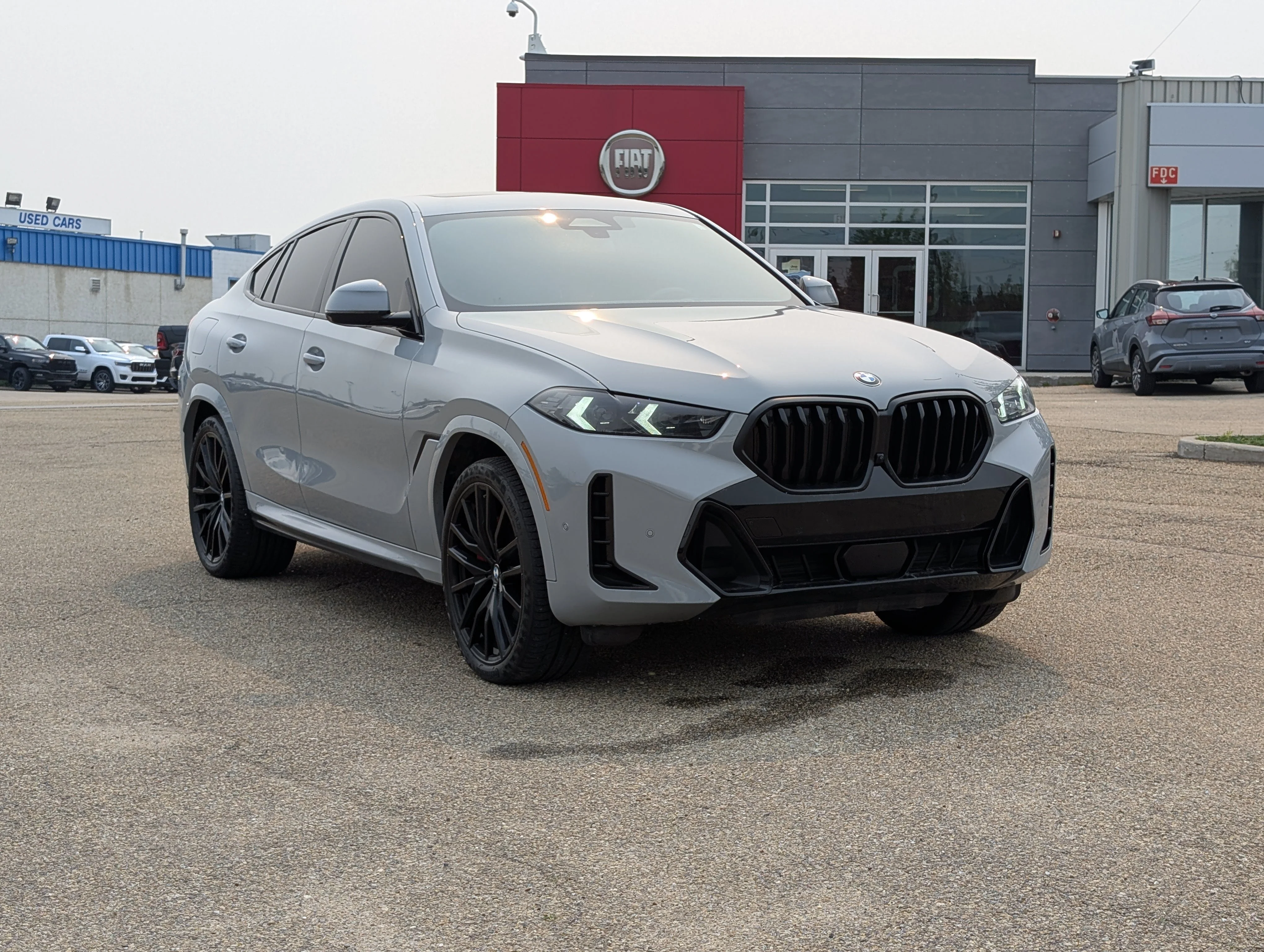 Used 2024 Gray BMW xDrive40i image 9