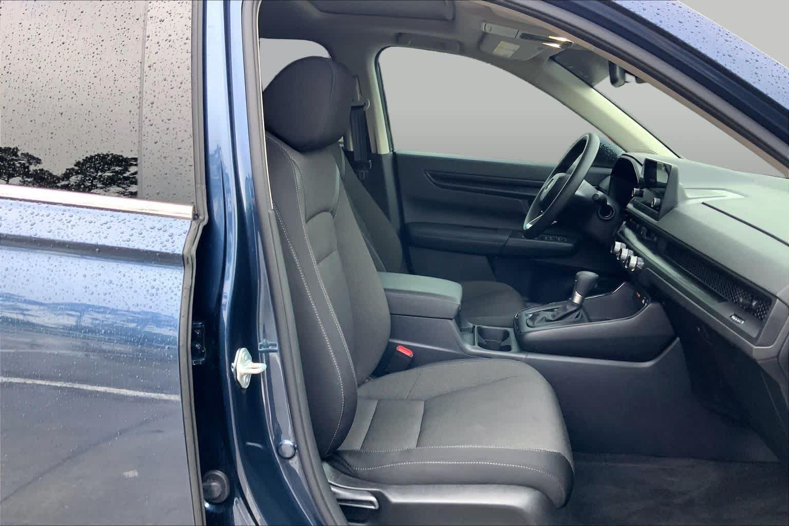 Used 2024 Canyon River Blue Metallic Honda EX image 9