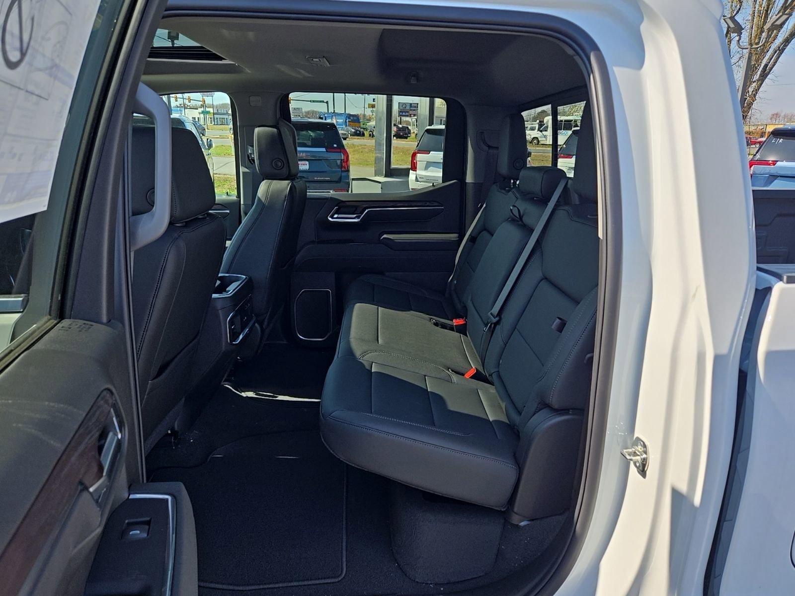 2026 GMC Sierra 1500 SLT - Photo 25
