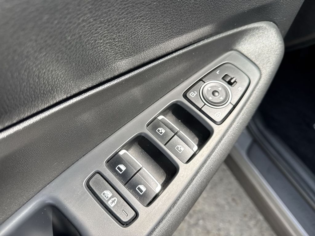 Used 2023 Gray Hyundai SEL image 15