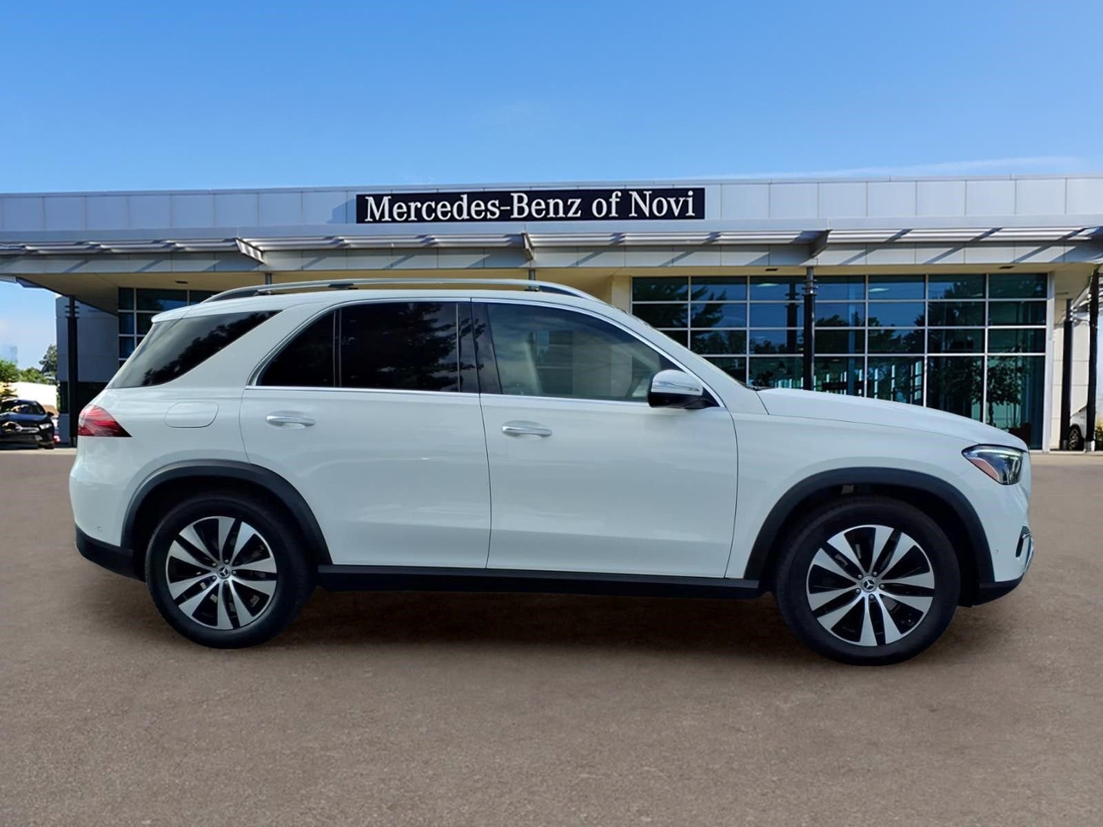Certified Used 2025  Mercedes-Benz GLE 350 image 6