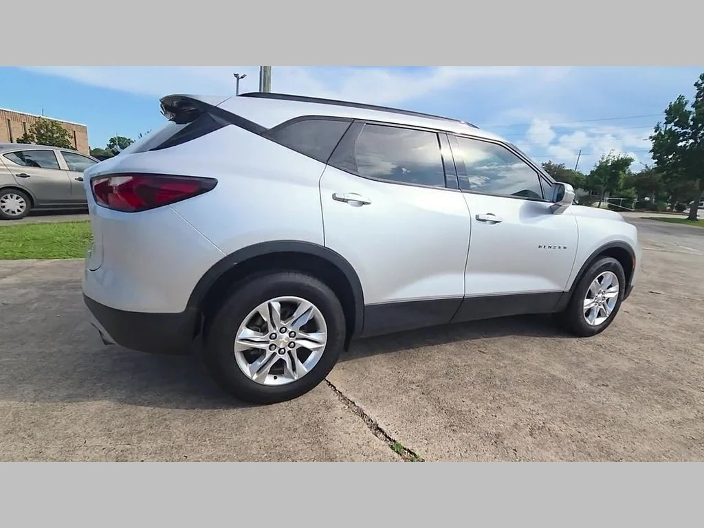 Used 2019 Silver Chevrolet Base image 37
