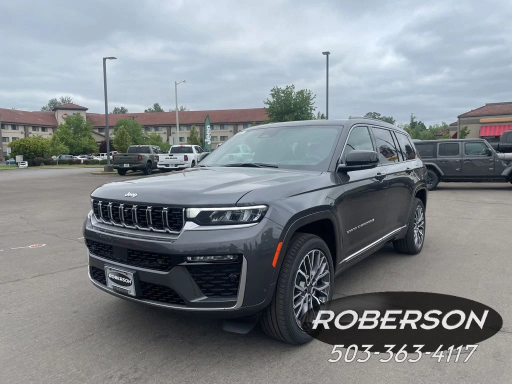 2026 Jeep Grand Cherokee L Summit 4x4's photo