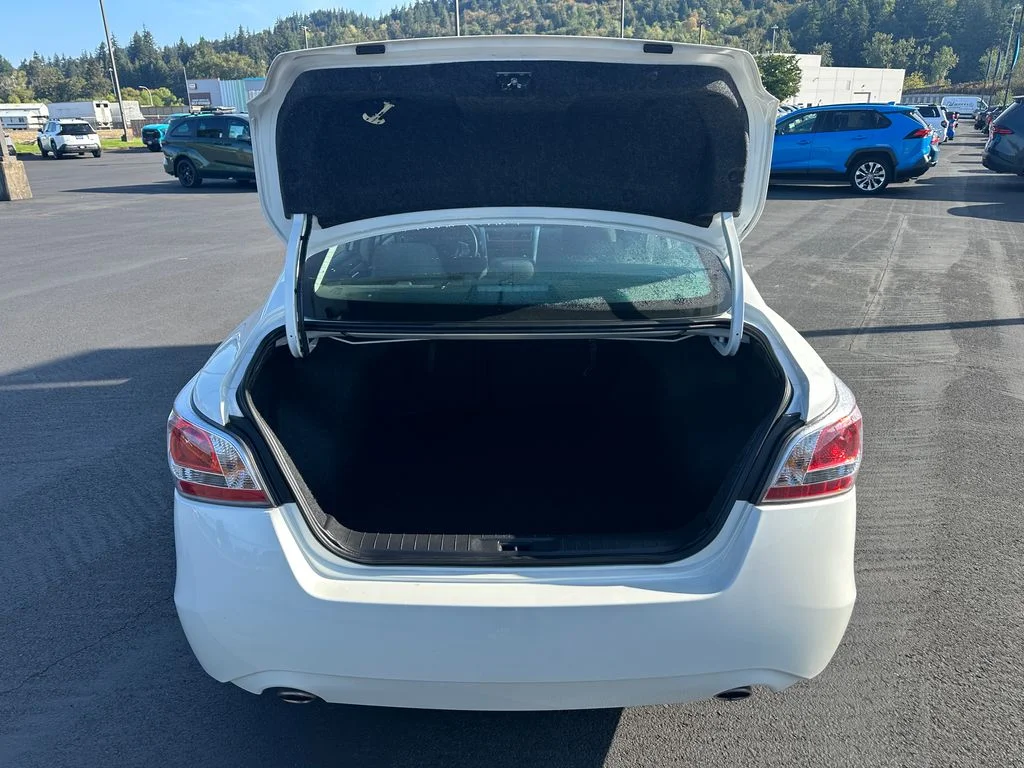 Used 2015 White Nissan 2.5 S image 11