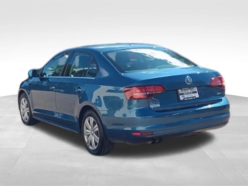 Used 2017 Silk Blue Metallic Volkswagen 1.4T S image 5