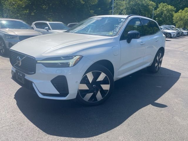 2023 Volvo XC60 T8 Ultimate Dark Theme AWD's photo