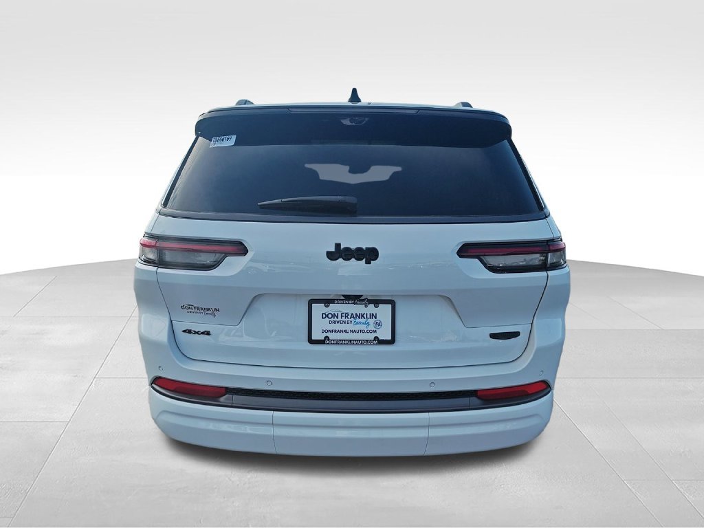 Used 2026 White Jeep Summit image 4