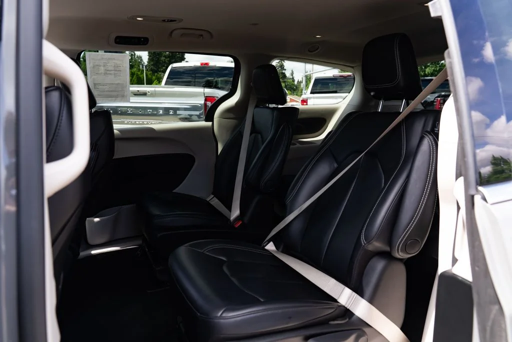 Used 2023 White Chrysler Touring L image 19