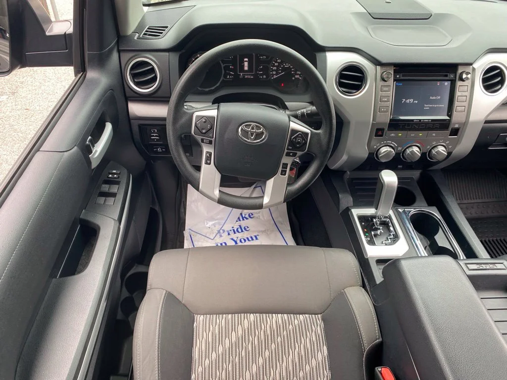 Used 2018 Gray Toyota SR5 image 10