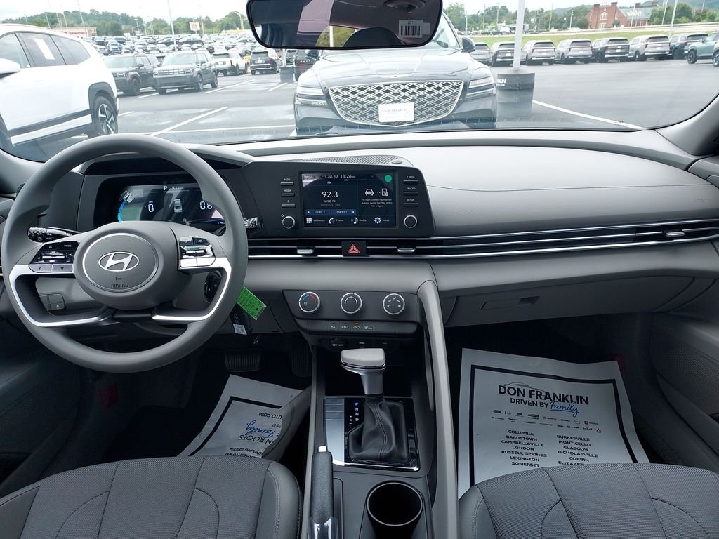 New 2026 White Hyundai SE image 12