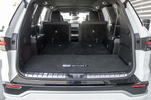 Used 2025 Wind Chill Pearl Lexus 500h F SPORT Premium image 5
